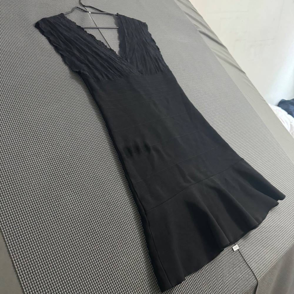 Guess Los Angeles Black Lace Bandage Flounce Hem V-Neck Cocktail Dress Large